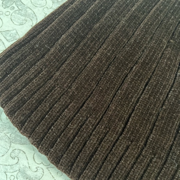 3 pieces Winter beanie set! 🧢❄️❄️ EACH INDIVIDUALLY IS $4!! - Picture 4 of 12